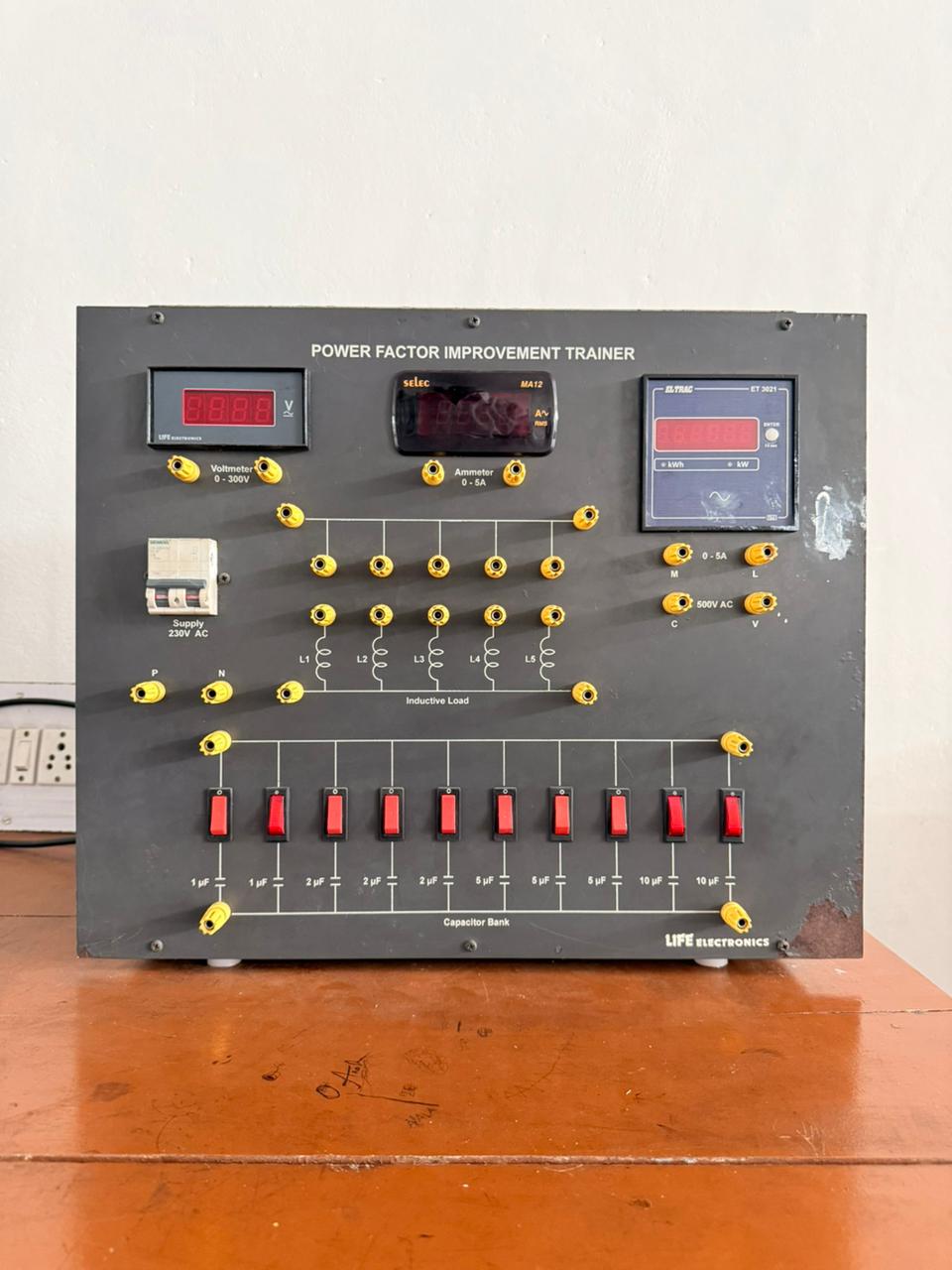 Power factor improvement trainer kit