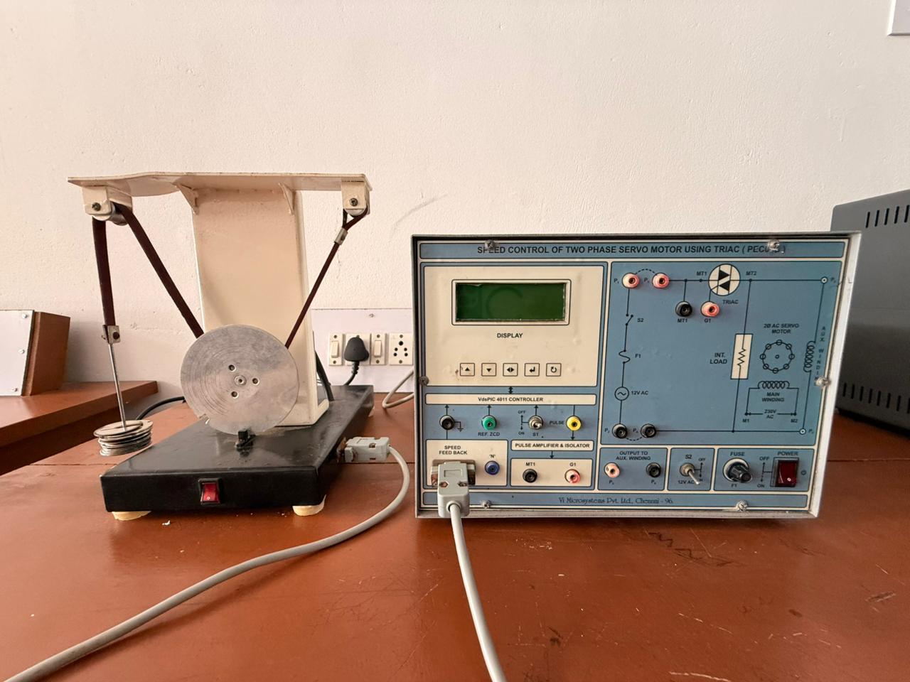 Two phase AC servomotor