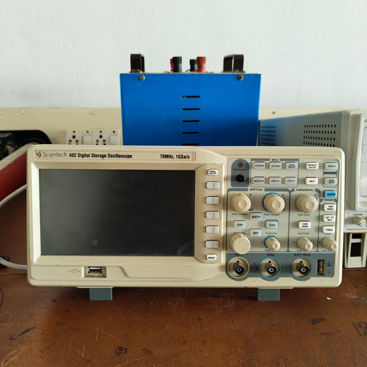 DSO (Digital Storage Oscilloscope)